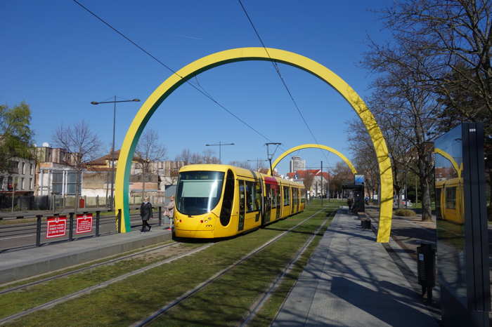 Station de tramway — Arches de D. Buren - Mülhouse