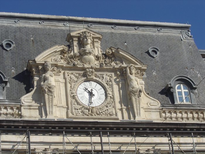 — Horloge fronton Opera municipal — Clermont-Ferrand —