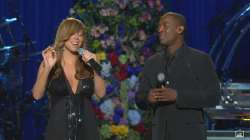 — Mariah Carey chantant "I'll Be There" avec Trey Lorenz —  — "Michael Jackson's Mémorial service" —