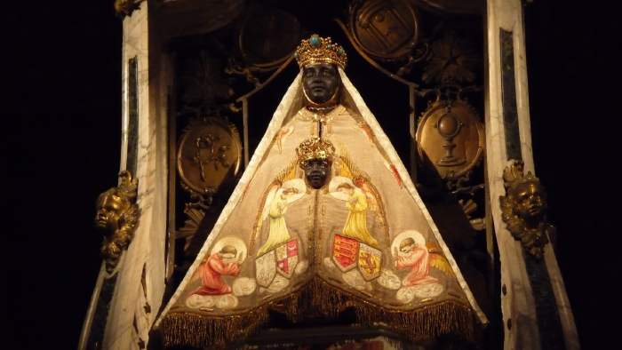 — Vierge noire — cathédrale du Puy-en-Velay —