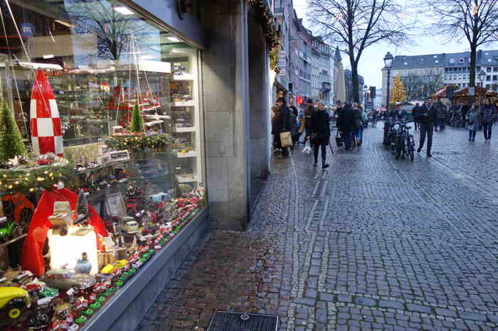 — Magasin maquettes et modèles réduits — Aachen/Aix-La-Chapelle —