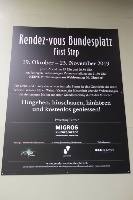 — "Rendez-vous" Bundesplatz (Place du Parlement du 19/10 au 23/11 — Berne —  — Affichage Lightshow: First step projeté sur la Place du Parlement — Berne —