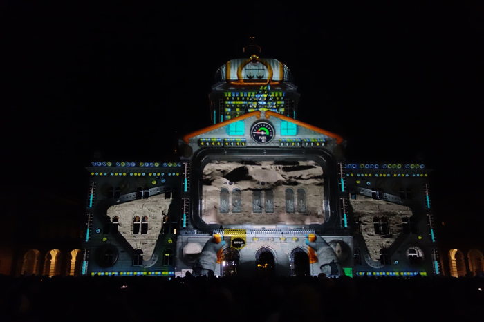 — "Rendez-vous" Bundesplatz (Place du Parlement du 19/10 au 23/11 — Berne —  — Lightshow: First step sur la Place du Parlement — Berne —