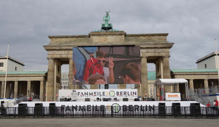 Zone des Fans à La Porte de Brandebourg, pendant la Coupe du monde de Football - Berlin