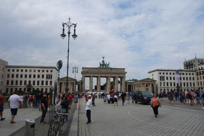 — Zone des Fans à La Porte de Brandebourg, pendant la Coupe du monde de Football - Berlin —