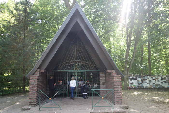 — Sanctuaire marial "["Notre" Dame] du Chêne" — Heimsbrunn —