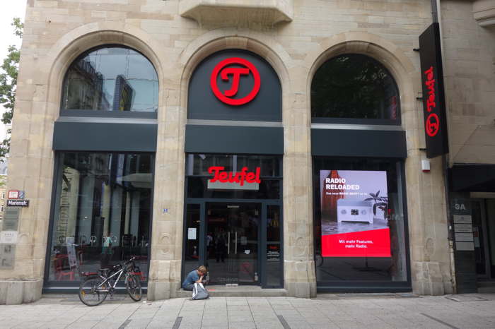 — Magasin Teufel Marienstrasse — Stuttgart —