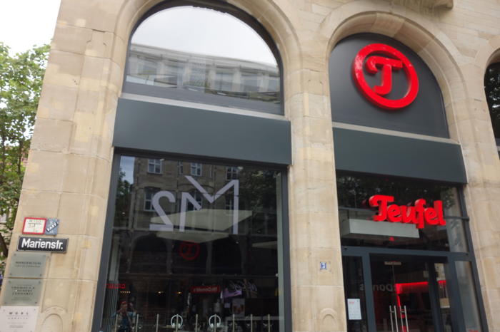 — Magasin Teufel Marienstrasse — Stuttgart —  — Pas de copyright — Document personnel — Gérard Colombat — Juillet 2020 —  Cliquer sur l'image pour obtenir un agrandissement