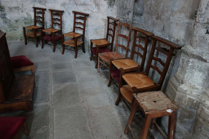 — Chaises prie-Dieu autour de l'autle de l'abbaye — Chaise-Dieu —