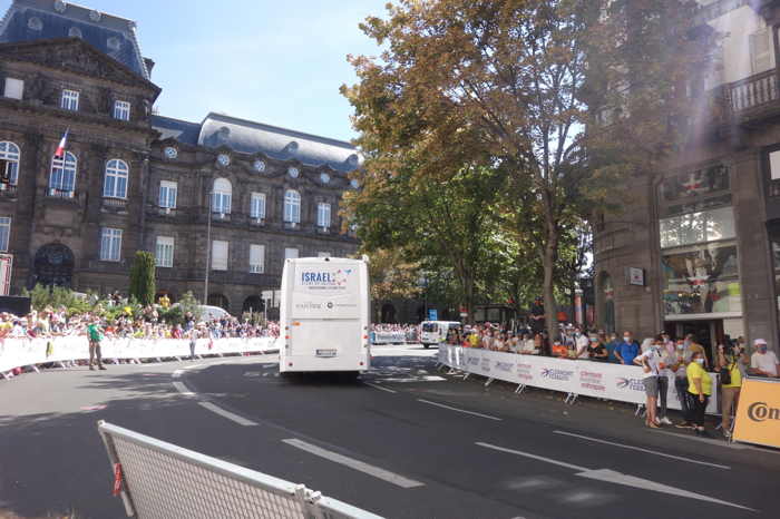 — Caravane Tour de France: Place de Jaude — Clermont-Fd —