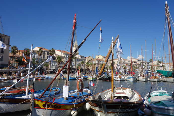 — Pointus dans le Port de Sanary/sur/mer —