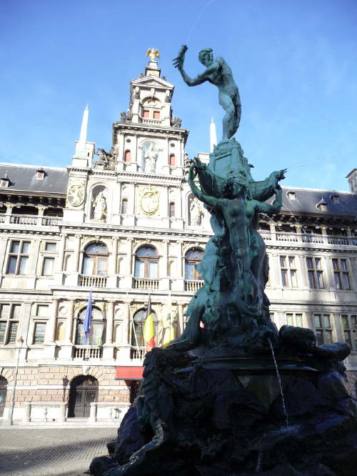 Brabofontein sur la place Grote Markt à Anvers