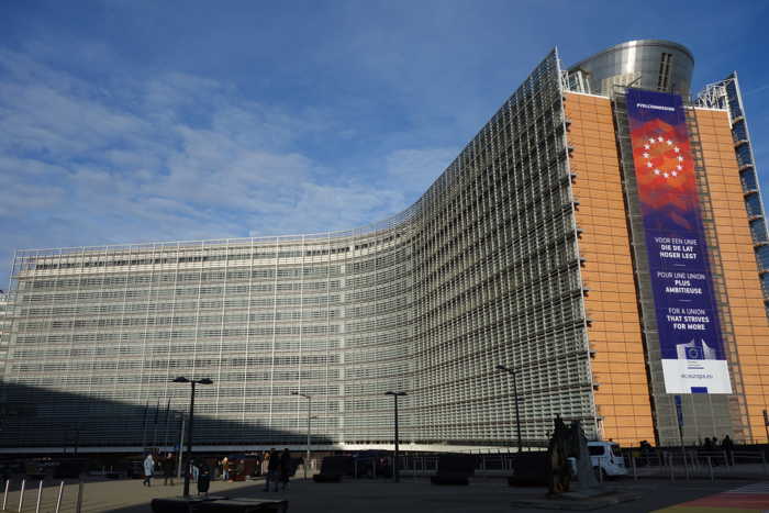 —"Berlaymont:: le siège de la Commission européenne, à Bruxelles" — Bruxelles —