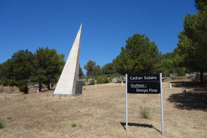 — Cadran solaire — Aire du Pas de  l'Ouillier à La Ciotat dans le sens Marseille/Toulon sur l'autoroute A50 —