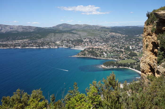 — Rade de Cassis vue depuis la route des crêtes —