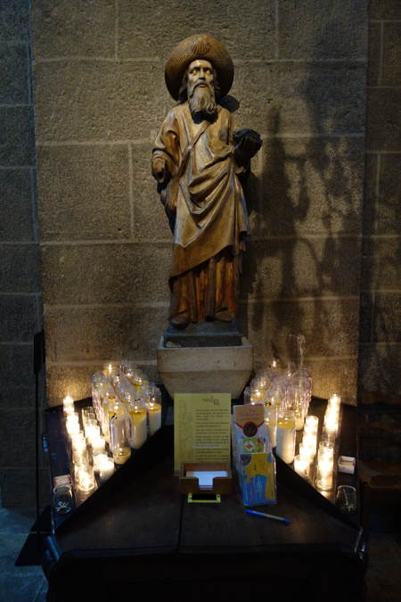 — Statues de St Jacques — Cathédrale du Puy-en-Velay —