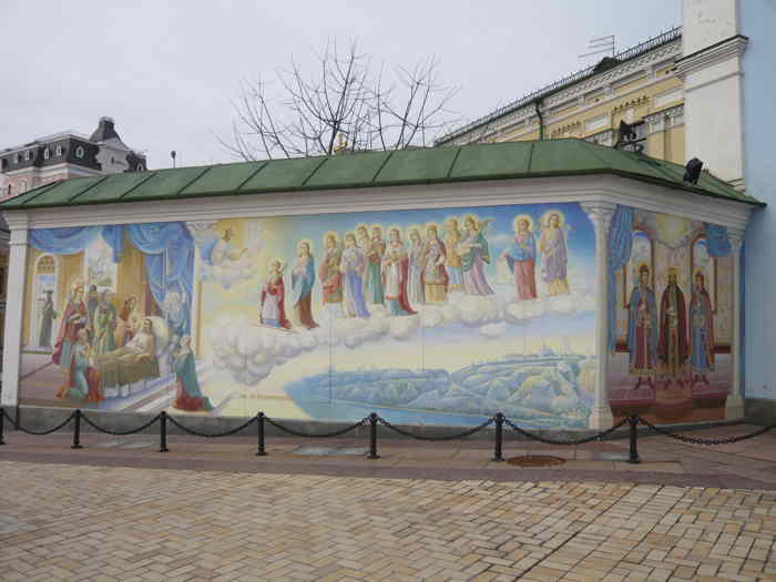 — Fresque sur un mur près d'une entrée dans la Cathédrale Saint-Michel - Kiev - (Ukraine) — 