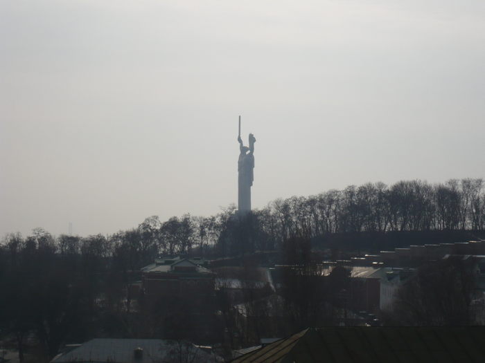 — Statue monumentale de la mère Patrie - Kiev - (Ukraine) —