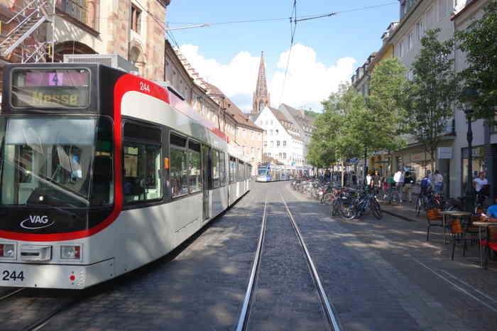Tramways immobilisés suite à accident — Kiel (Allemagne)