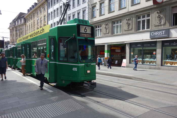 Station de tramway — Bâle/Basel