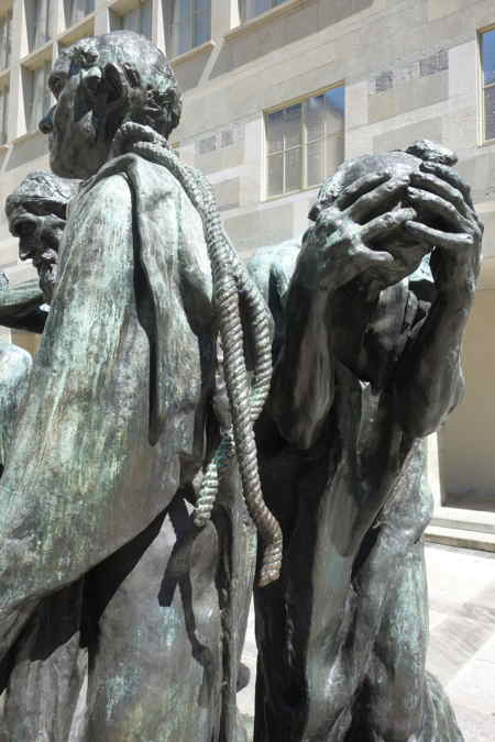 — Les bourgois de Calais, œuvre de Rodin, exposé dans la cour du musée des arts à Bâle en Suisse — Bâle—