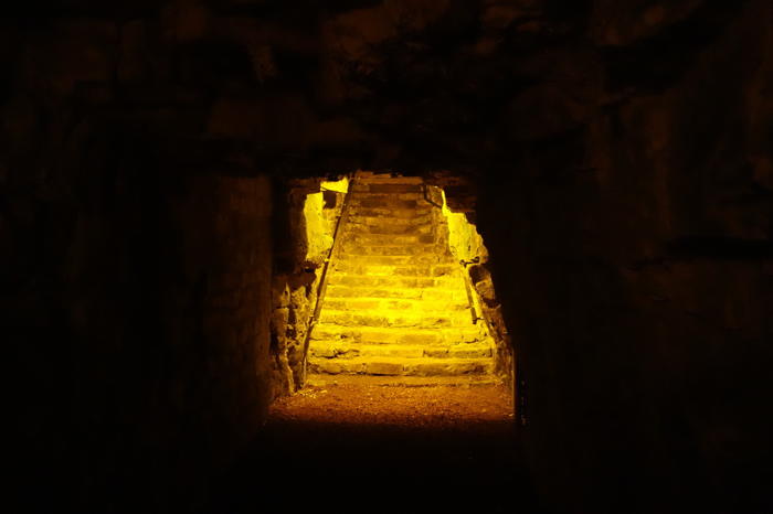 — Réseau de tunnels sous la Place des héros - Arras —