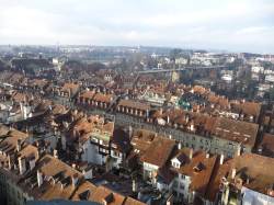 — Vue panoramique prise depuis la tour de la cathédrale — Berne (CH) —