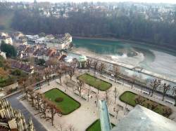 — Vue panoramique prise depuis la tour de la cathédrale — Berne (CH) —