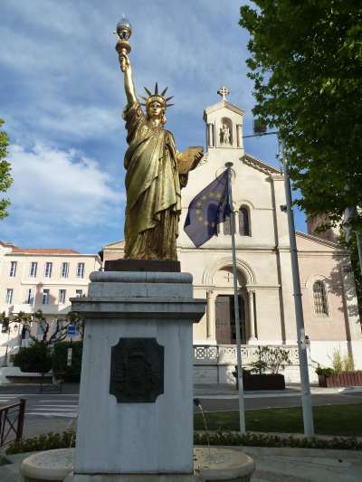 — Fontaine "Statue de la Liberté" à St-Cyr/sur/mer —