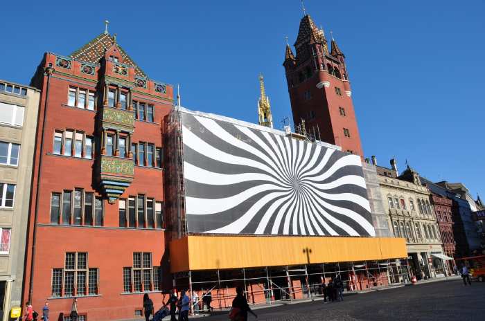 — Hôtel de ville de Bâle, sur la place du Marché (Marktplatz) —