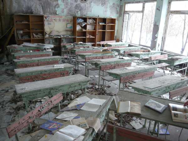 - Bâtiments d'école dans la ville de Prypiat  -
