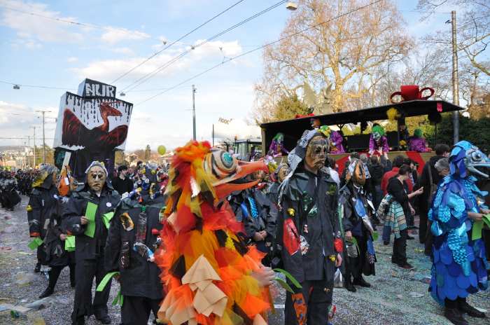 — Char dénonçant la catastrophe BP - Carnaval de Bâle - Bâle/Basel —