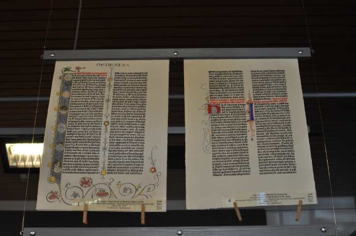 — Reproduction de pages de Bible de Gutenberg —   — Gutenberg shop du Musée Gutenberg - Mayence (Allemagne) —
