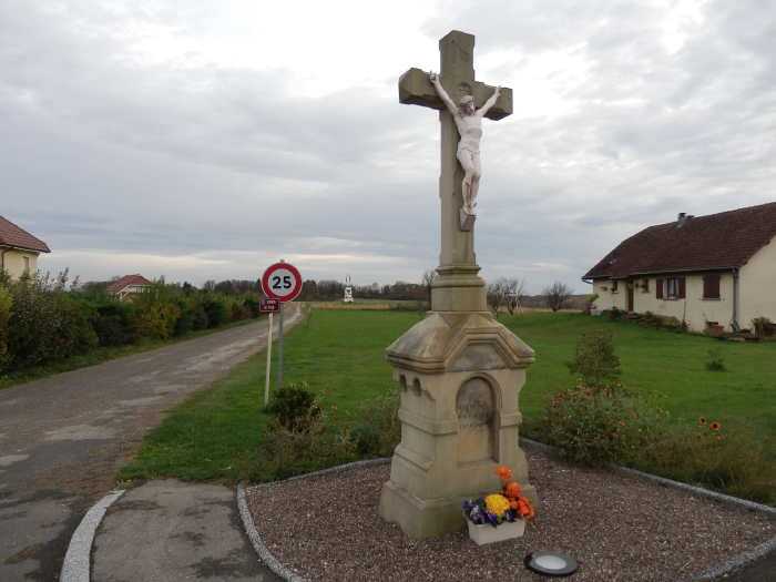 — Crucifix en bord de route - Territoire de Belfort —