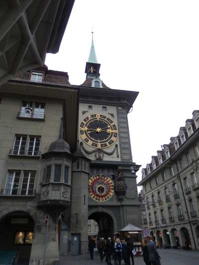 — Tour de l'horloge en fin de la la Kramgasse - Kramgasse - Berne —