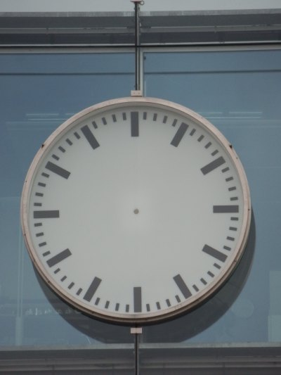 — Horloge de la gare ferroviaire - Bern/Berne —