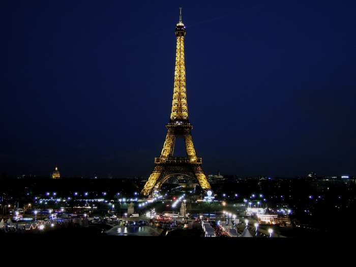 — Tour Eiffel vue depuis le Trocadero — Paris —