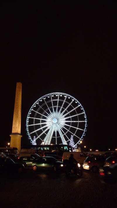 — Grande Roue et obélisque sur la Place de la Concorde — Paris —