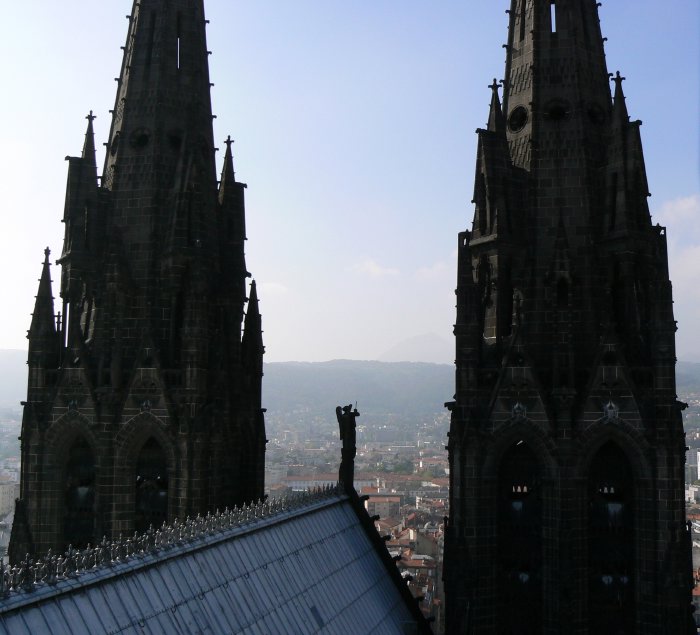 — "Saint-Michel" - Cathédrale "Notre-Dame" de l'Assomption - Clermont-Ferrand —