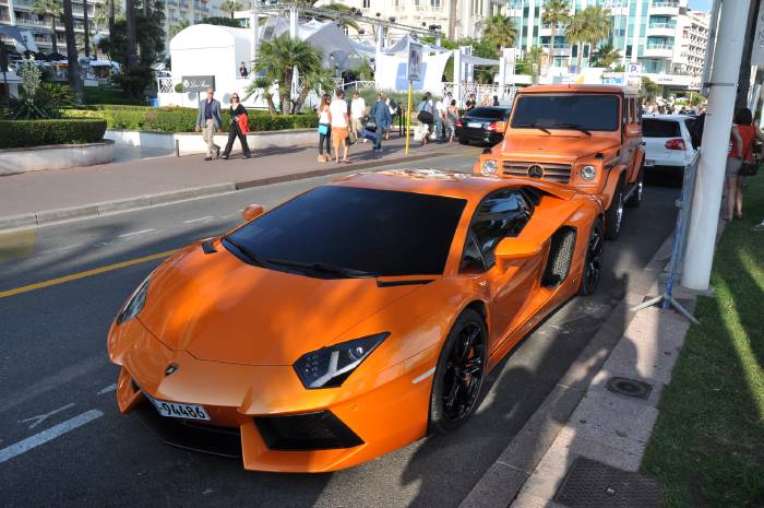 — Lamborghini stationnée sur la Croisette - Cannes —
