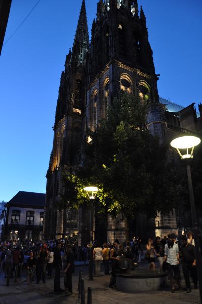 — Emplacement de la maison de Blaise Pascal —  — Façade de la cathédrale Notre Dame de l'Assomption - Clermont-Ferrand —