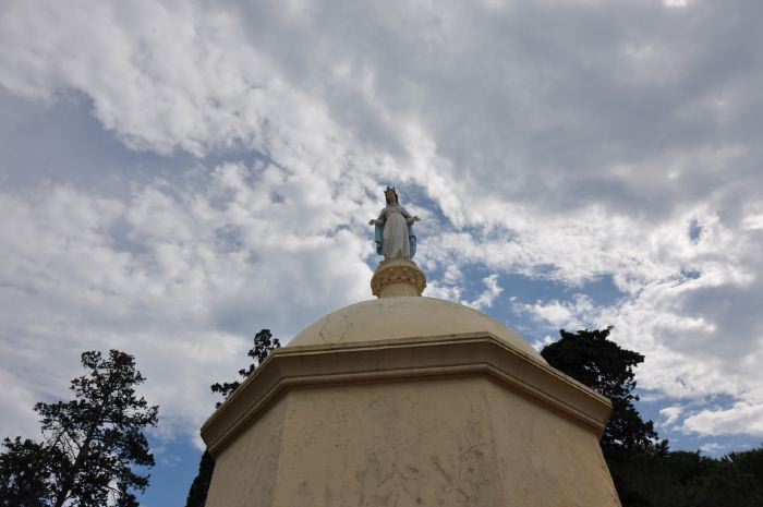 — Statue de Marie sur un Dôme — Ile St Honorat —