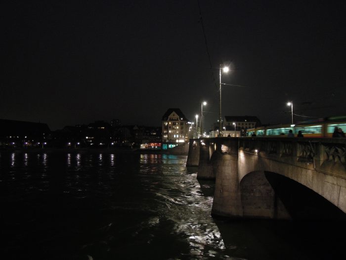Le Mittlere Brücke sur le Rhin - Bâle/Basel