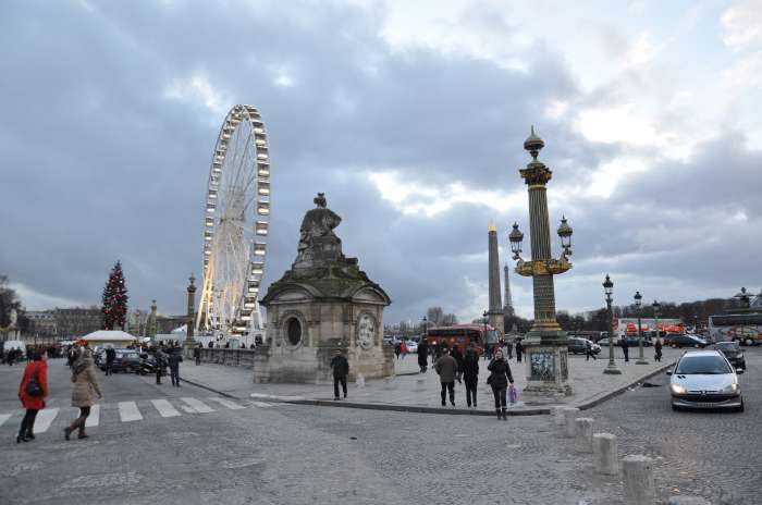 - Obélisque et Grande Roue sur la Place de la Concorde - Paris - 