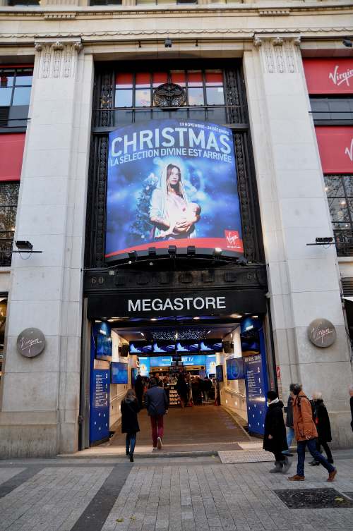 — Virgin Megastore sur les Champs-Elysées - Paris —