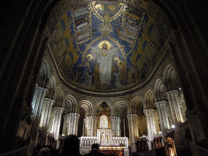 — Maitre autel de la Basilique du Sacré-Cœur — Paris —