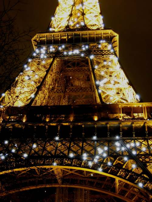 — Tour Eiffel vue depuis l'allée Jean Paulhan - Paris —