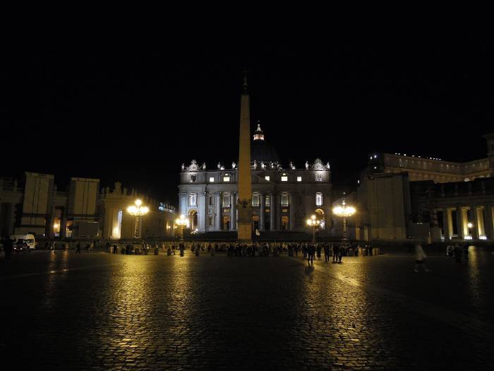— Basilique St Pierre et son obélisque - Cité du du Vatican - Rome —