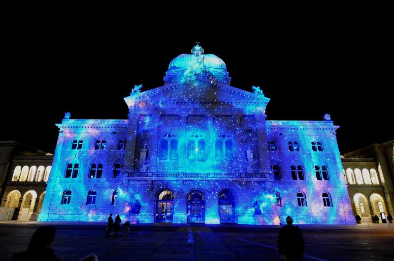 — Bundesrat illuminé — Bern/Berne —