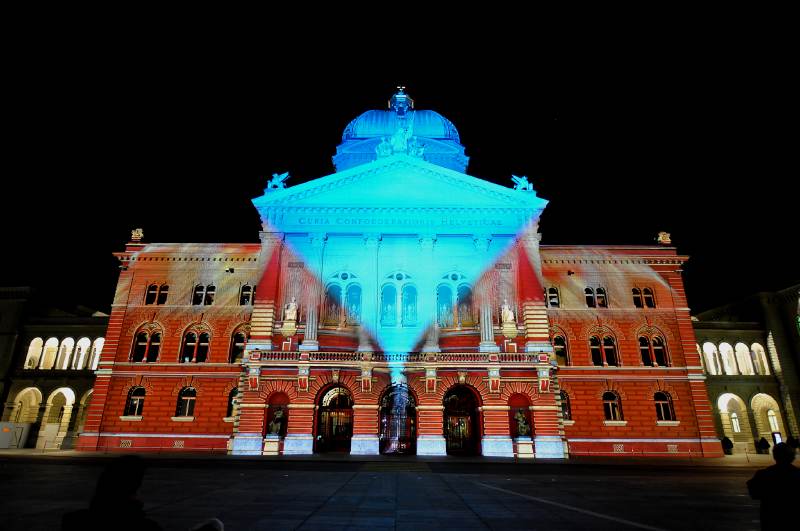 — Bundesrat illuminé — Bern/Berne —